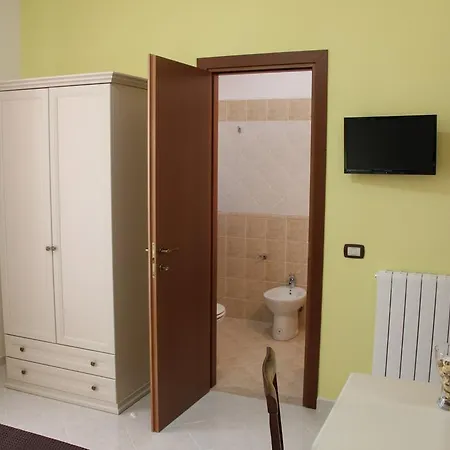 Trapani Bedda Oda ve Kahvaltı 4*